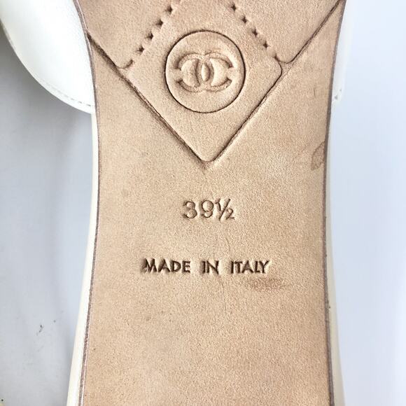 Vintage Chanel CC Logo Bow Cream Tan Pointed Toe Cap Toe Mules Pumps 39.5 - Picture 8 of 8